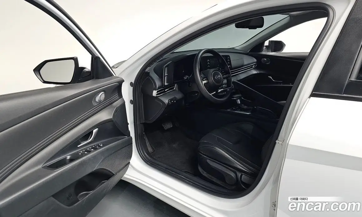Hyundai Avante 2022 1.6 автомат (гидро), фото 12