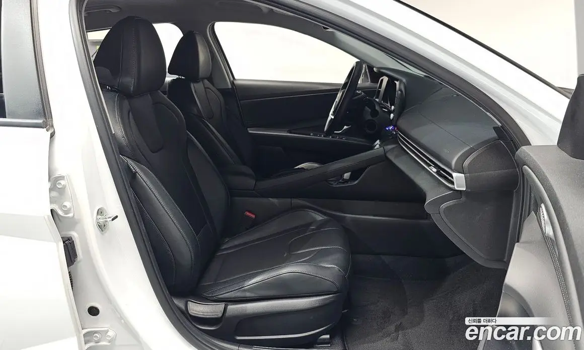 Hyundai Avante 2022 1.6 автомат (гидро), фото 15