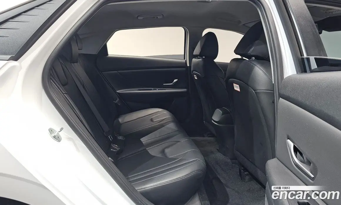 Hyundai Avante 2022 1.6 автомат (гидро), фото 16