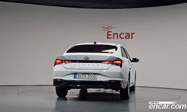 Hyundai Avante 2022 1.6 автомат (гидро), миниатюра 3