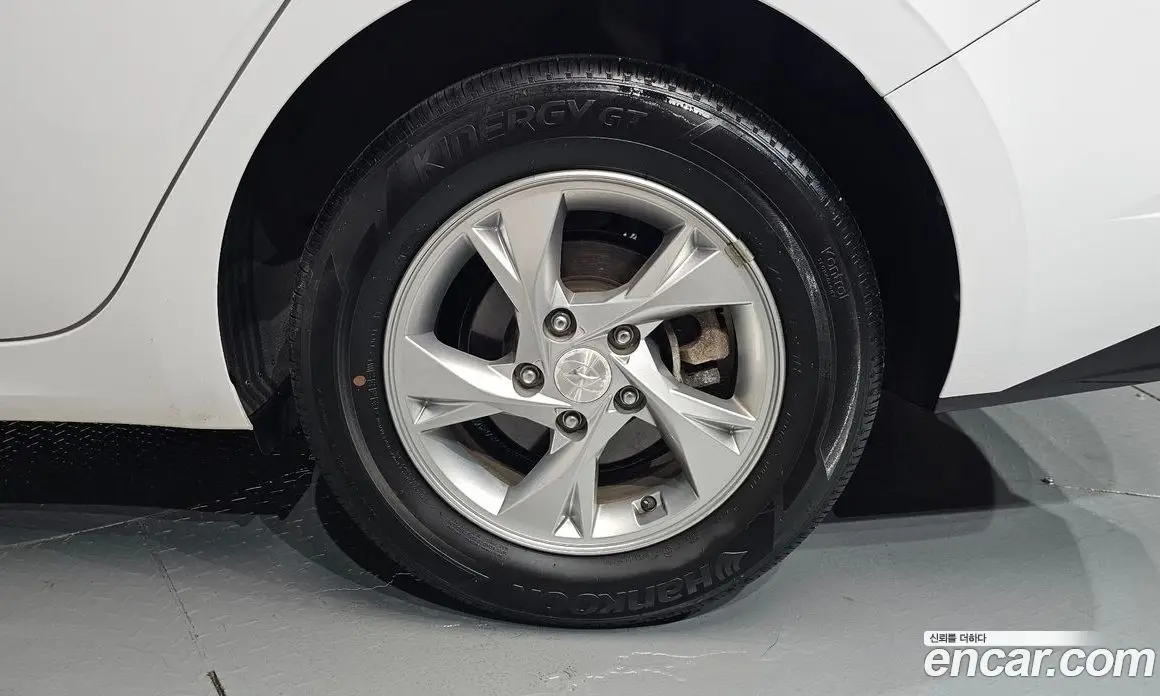 Hyundai Avante 2022 1.6 автомат (гидро), фото 6