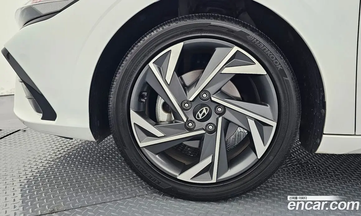 Hyundai Avante 2023 1.6 автомат (гидро), фото 4 Hyundai Avante 2023 1.6 автомат (гидро), фото 4