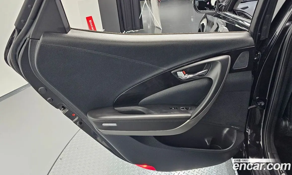 Hyundai Grandeur 2016 2.4 автомат (гидро), фото 14