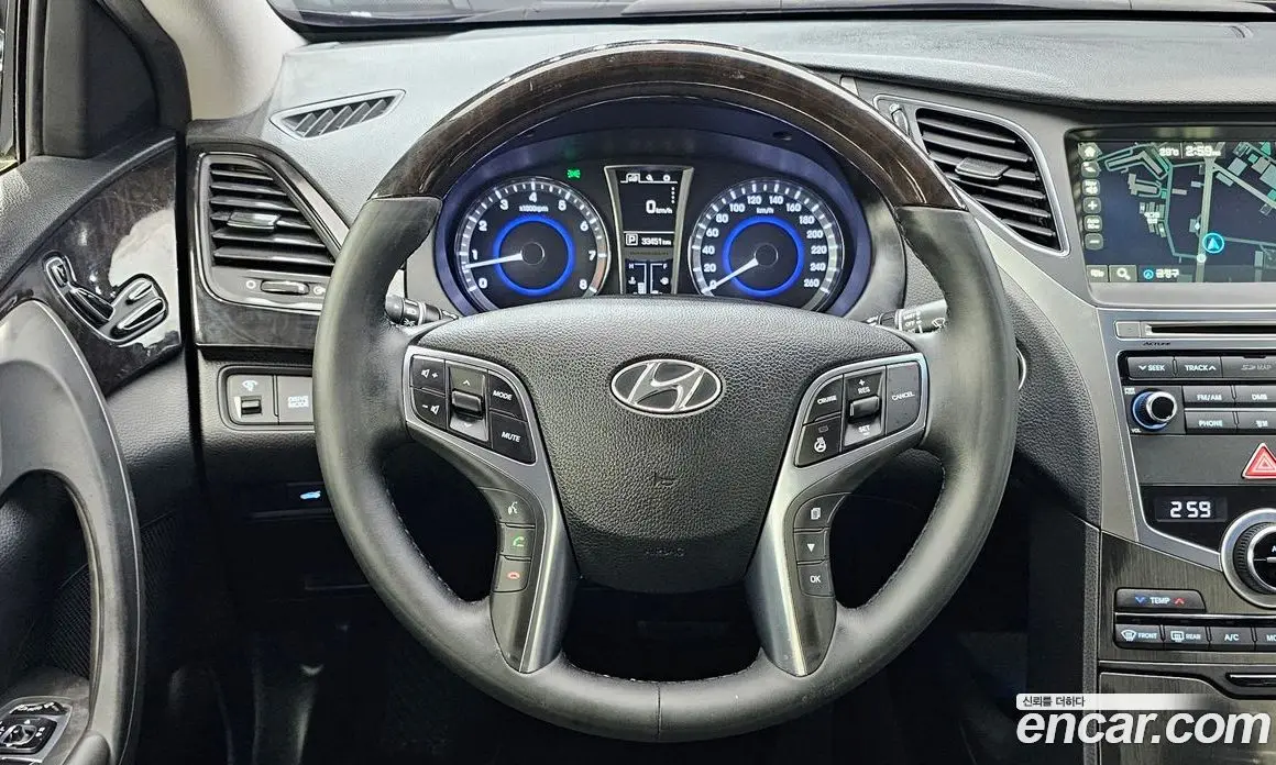 Hyundai Grandeur 2016 2.4 автомат (гидро), фото 18
