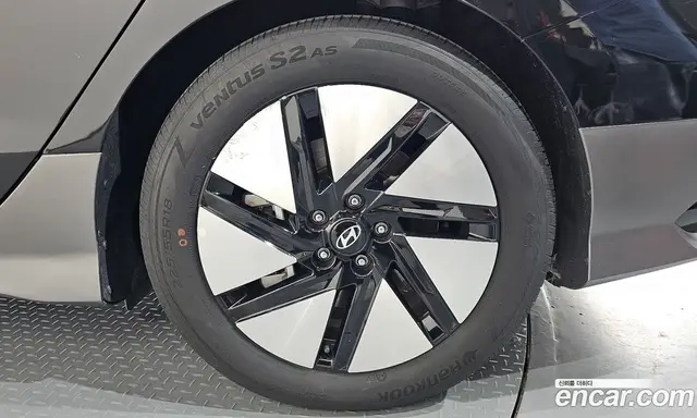 Hyundai Ioniq 6 2023 0.1 автомат (гидро), миниатюра 7