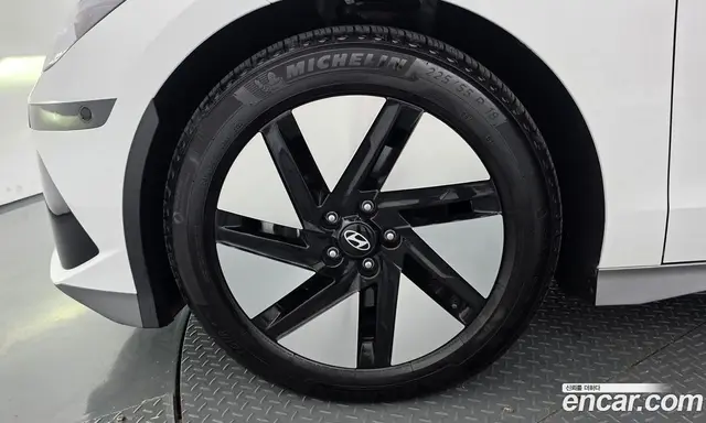 Hyundai Ioniq 6 2023 0.1 автомат (гидро), миниатюра 5