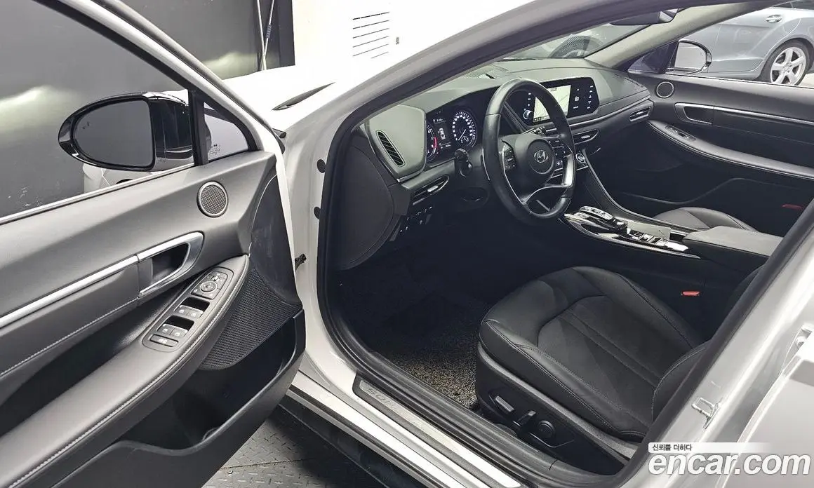 Hyundai Sonata 2021 2.0 автомат (гидро), фото 13