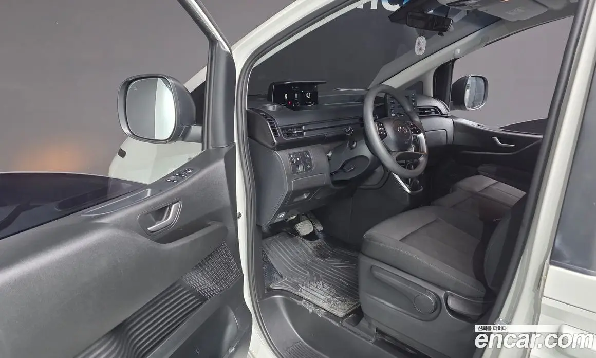 Hyundai Staria 2022 2.2 автомат (гидро), фото 13