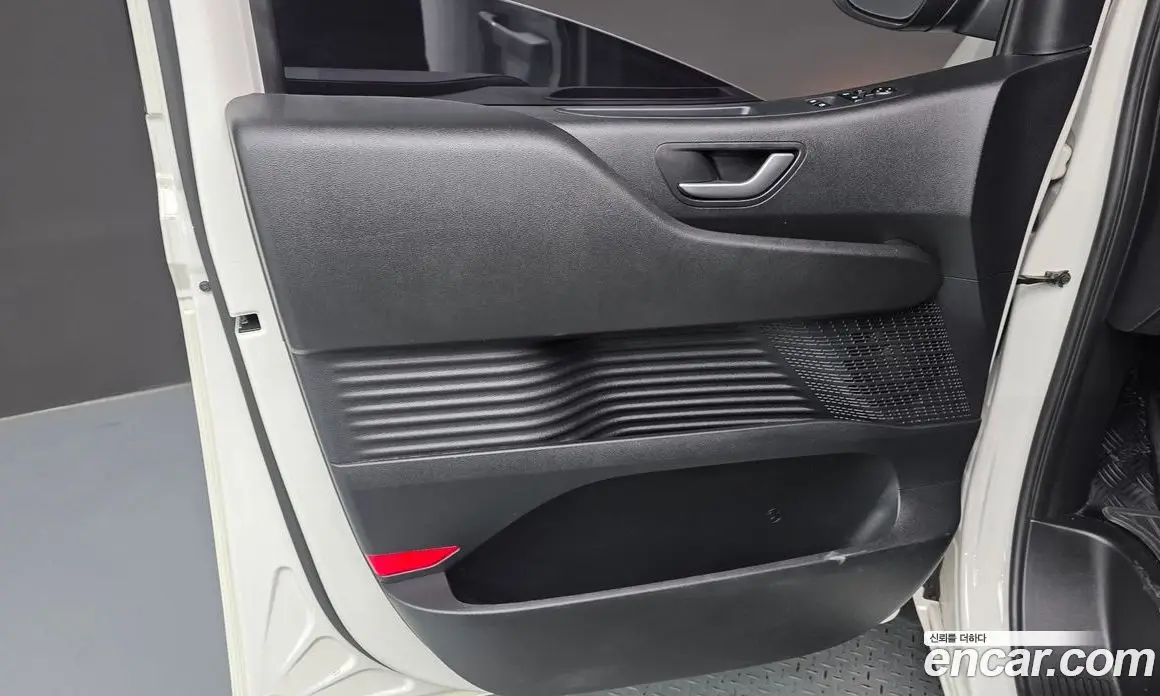 Hyundai Staria 2022 2.2 автомат (гидро), фото 14