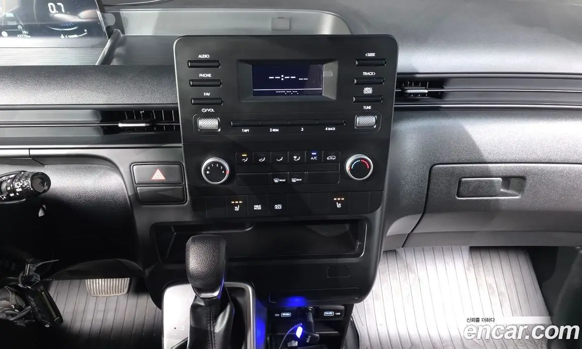 Hyundai Staria 2022 2.2 автомат (гидро), фото 19