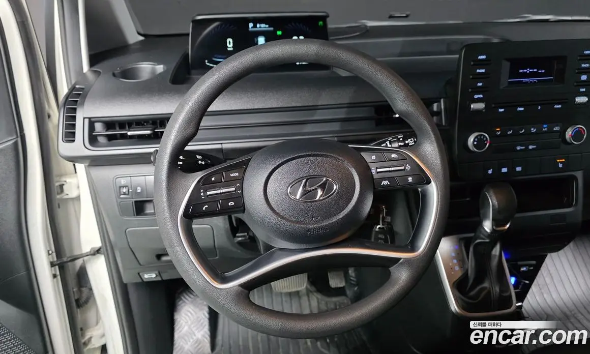 Hyundai Staria 2022 2.2 автомат (гидро), фото 20