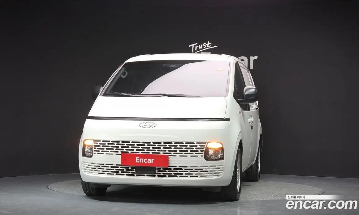Hyundai Staria 2022 2.2 автомат (гидро), фото 3