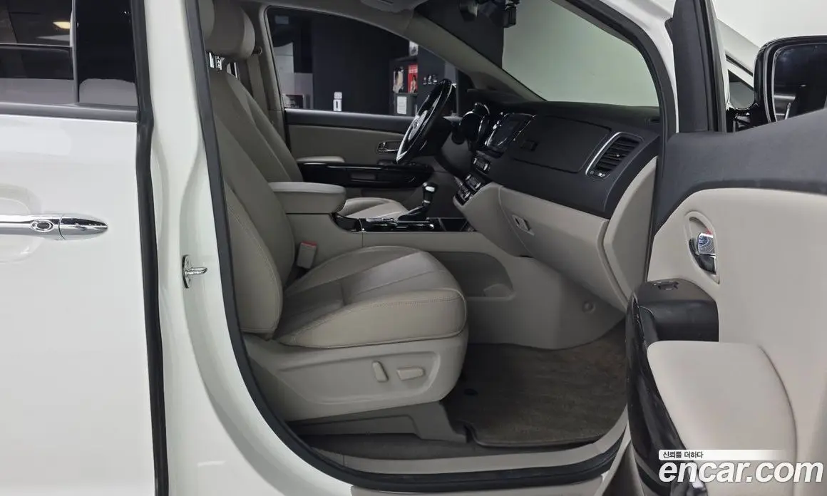 Kia Carnival 2020 3.3 автомат (гидро), фото 16 Kia Carnival 2020 3.3 автомат (гидро), фото 16