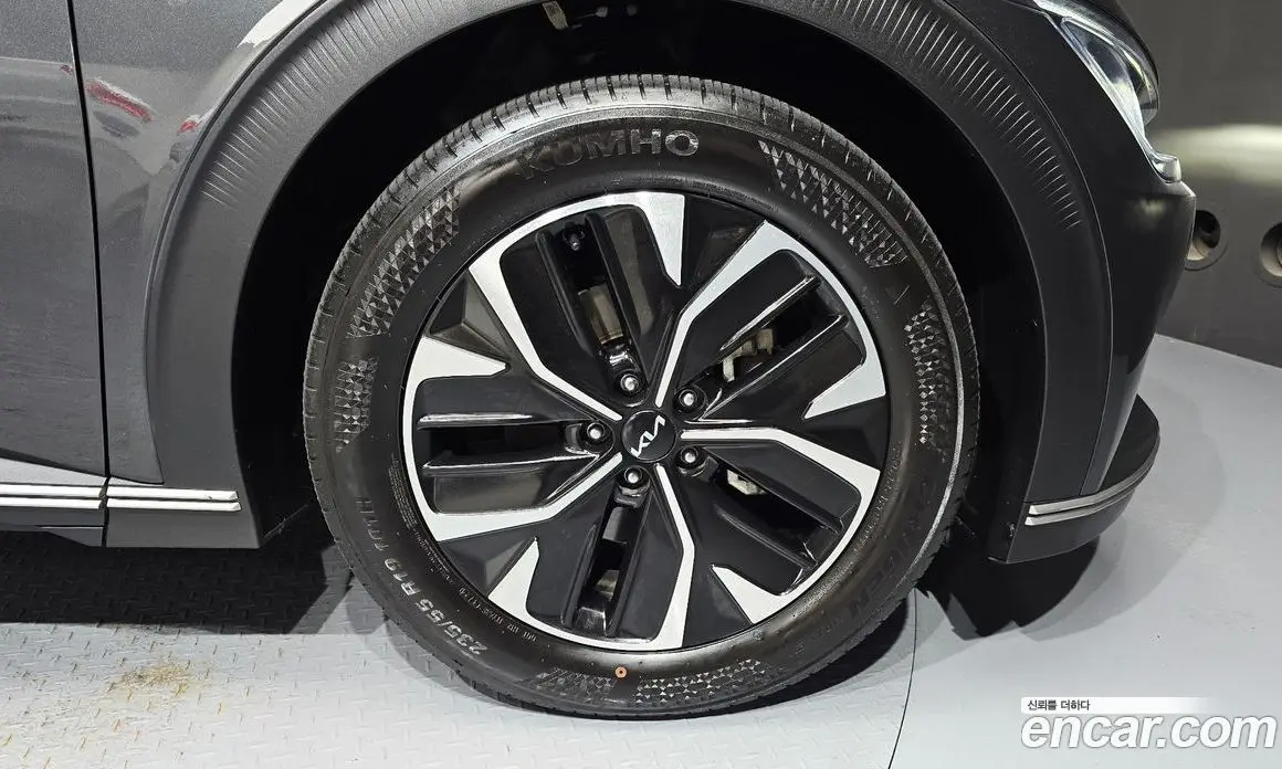 Kia EV6 2022 0.1 автомат (гидро), фото 7 Kia EV6 2022 0.1 автомат (гидро), фото 7