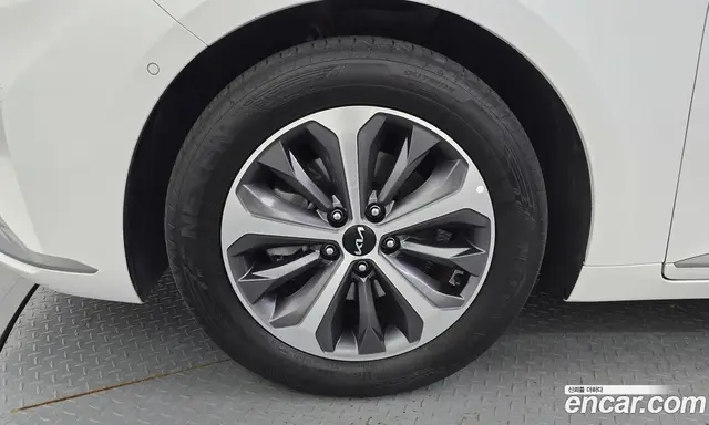 Kia K8 2024 1.6 автомат (гидро), миниатюра 4 Kia K8 2024 1.6 автомат (гидро), миниатюра 4
