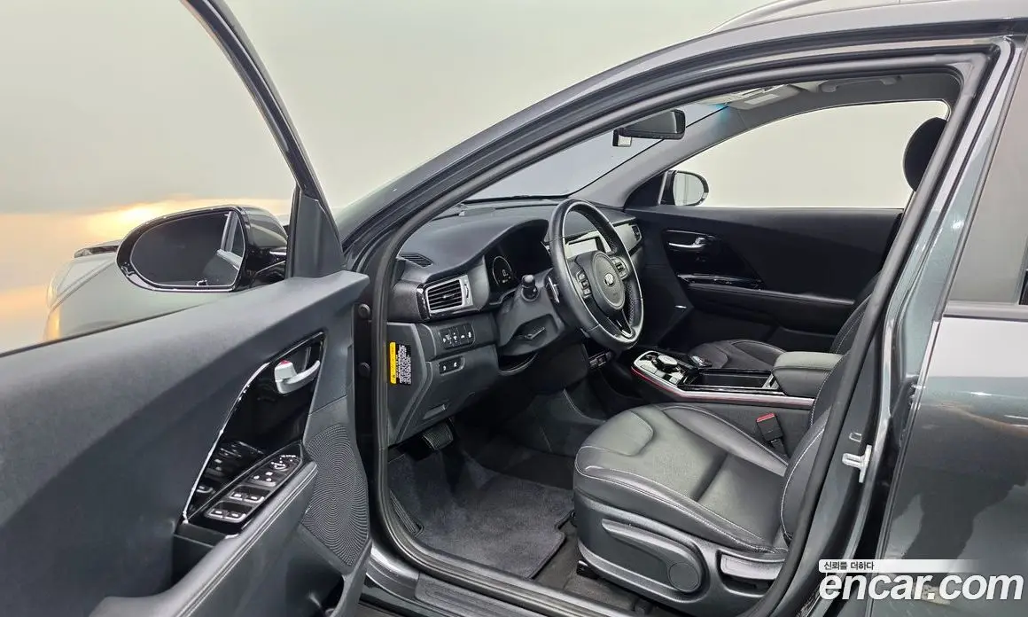 Kia Niro 2021 0.2 автомат (гидро), фото 13 Kia Niro 2021 0.2 автомат (гидро), фото 13
