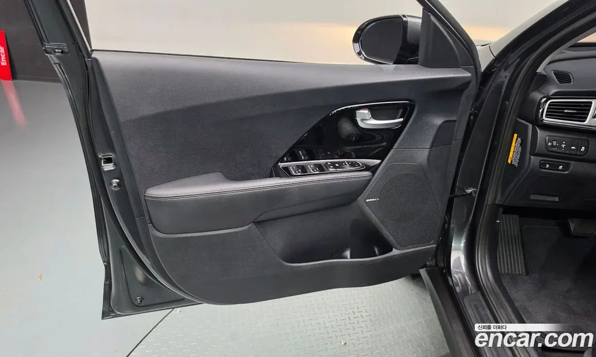 Kia Niro 2021 0.2 автомат (гидро), фото 14 Kia Niro 2021 0.2 автомат (гидро), фото 14