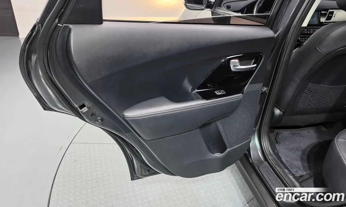 Kia Niro 2021 0.2 автомат (гидро), фото 15 Kia Niro 2021 0.2 автомат (гидро), фото 15