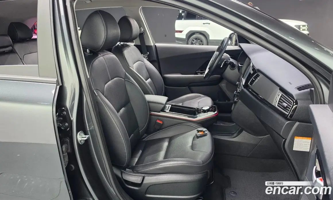 Kia Niro 2021 0.2 автомат (гидро), фото 16 Kia Niro 2021 0.2 автомат (гидро), фото 16