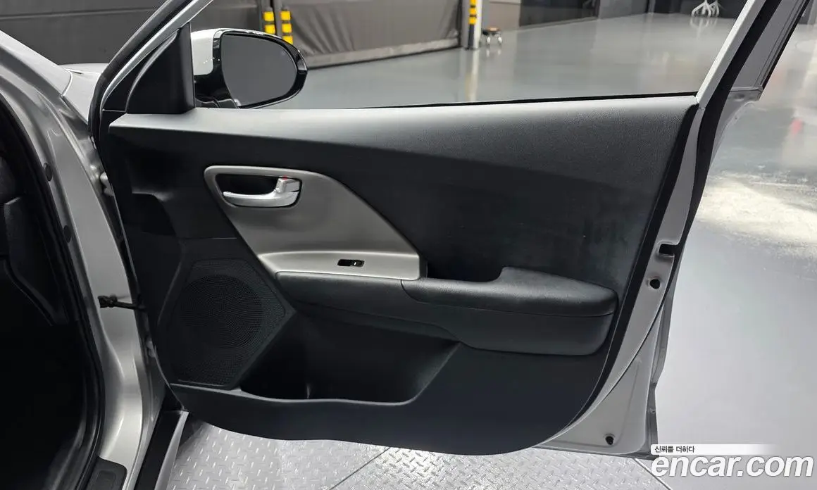 Kia Niro 2022 0.2 автомат (гидро), фото 15 Kia Niro 2022 0.2 автомат (гидро), фото 15