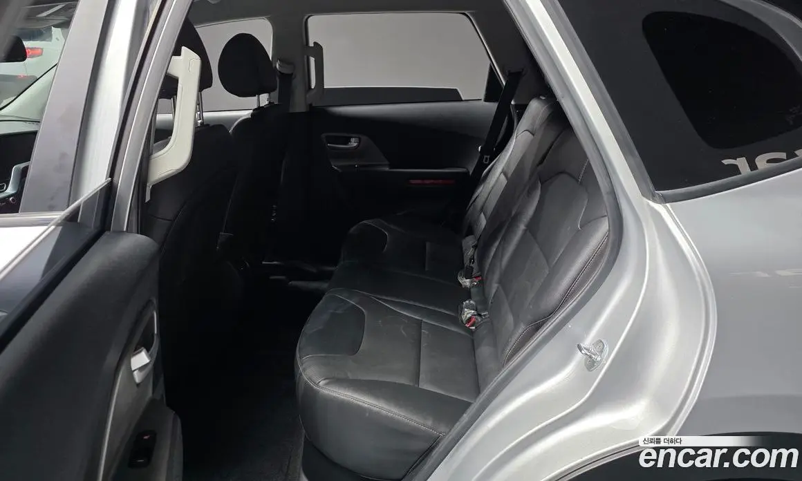 Kia Niro 2022 0.2 автомат (гидро), фото 16 Kia Niro 2022 0.2 автомат (гидро), фото 16