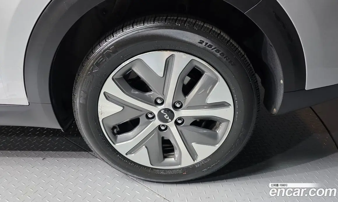 Kia Niro 2022 0.2 автомат (гидро), фото 5 Kia Niro 2022 0.2 автомат (гидро), фото 5
