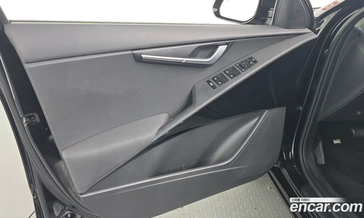 Kia Niro 2023 0.2 автомат (гидро), фото 14 Kia Niro 2023 0.2 автомат (гидро), фото 14