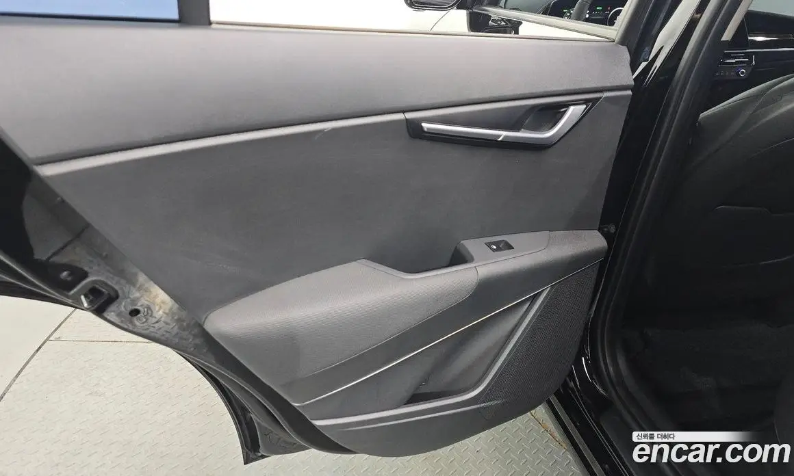 Kia Niro 2023 0.2 автомат (гидро), фото 15 Kia Niro 2023 0.2 автомат (гидро), фото 15