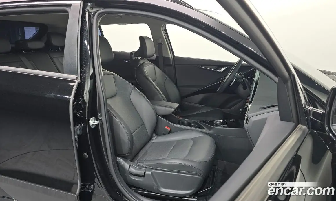 Kia Niro 2023 0.2 автомат (гидро), фото 16 Kia Niro 2023 0.2 автомат (гидро), фото 16