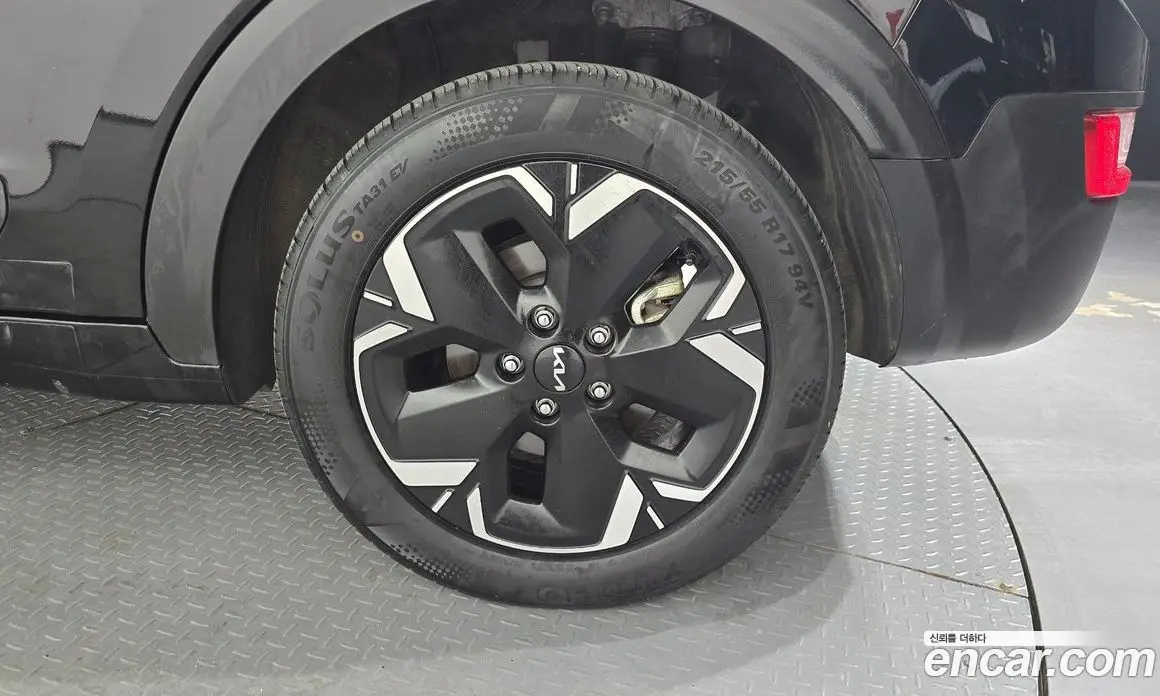 Kia Niro 2023 0.2 автомат (гидро), фото 7 Kia Niro 2023 0.2 автомат (гидро), фото 7