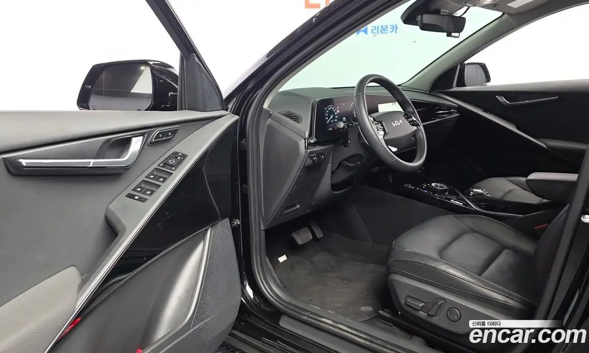 Kia Niro 2023 0.2 автомат (гидро), фото 13