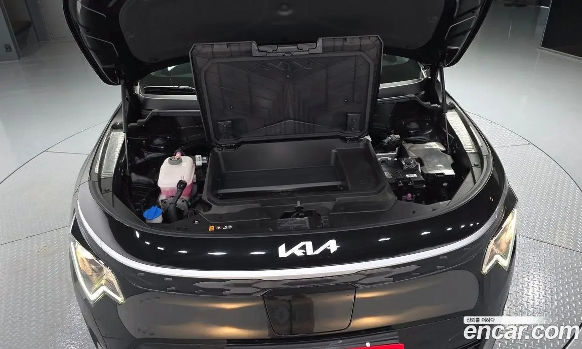 Kia Niro 2023 0.2 автомат (гидро), фото 6