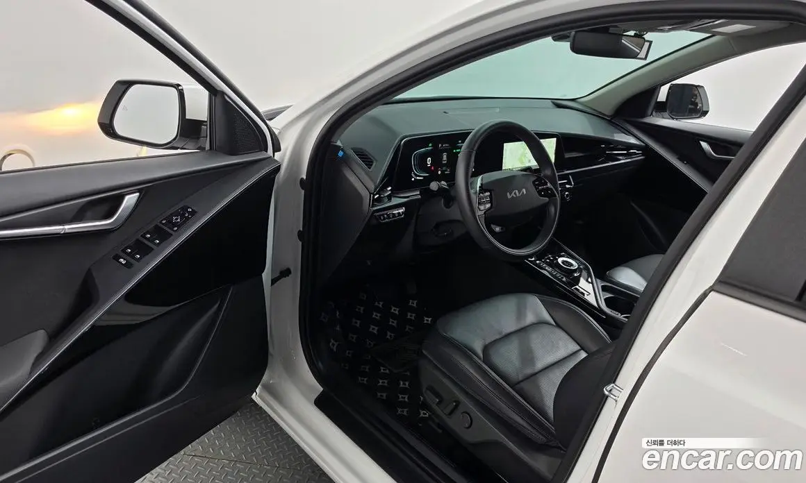 Kia Niro 2025 1.6 автомат (гидро), фото 13 Kia Niro 2025 1.6 автомат (гидро), фото 13