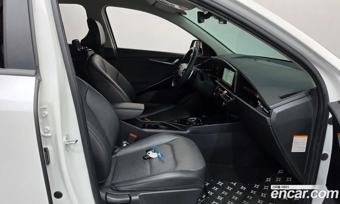 Kia Niro 2025 1.6 автомат (гидро), фото 16 Kia Niro 2025 1.6 автомат (гидро), фото 16