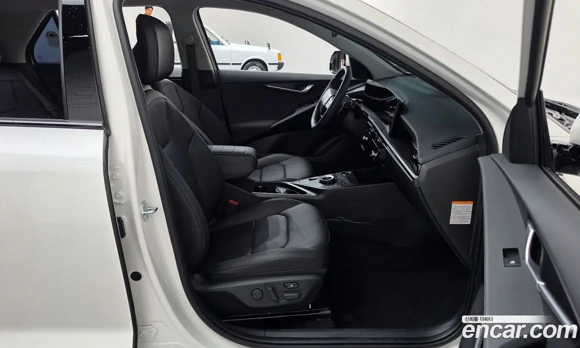 Kia Niro 2026 1.6 автомат (гидро), фото 16 Kia Niro 2026 1.6 автомат (гидро), фото 16