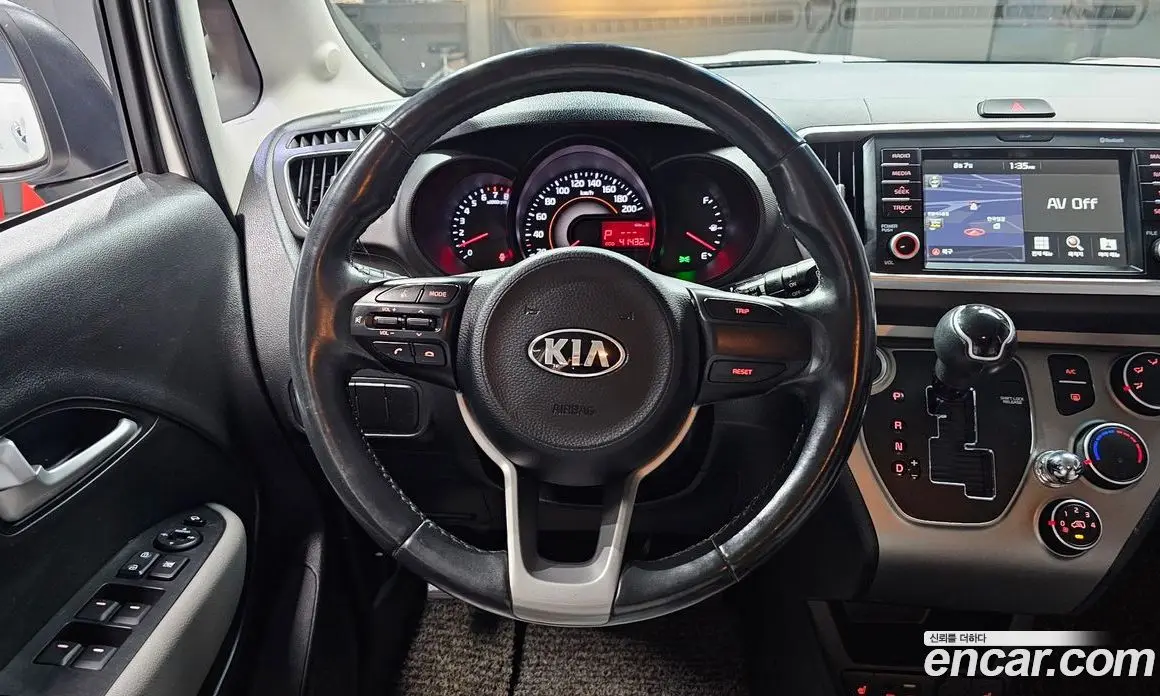Kia Ray 2019 1.0 автомат (гидро), фото 19