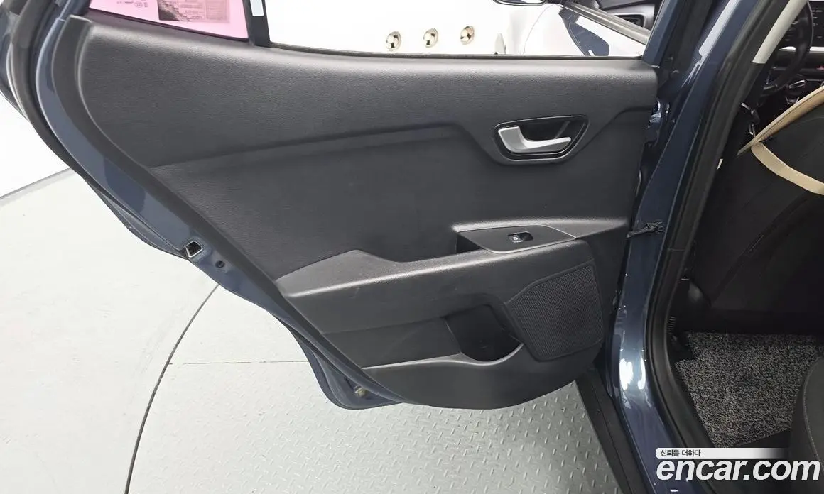 Kia Stonic 2018 1.4 автомат (гидро), фото 14