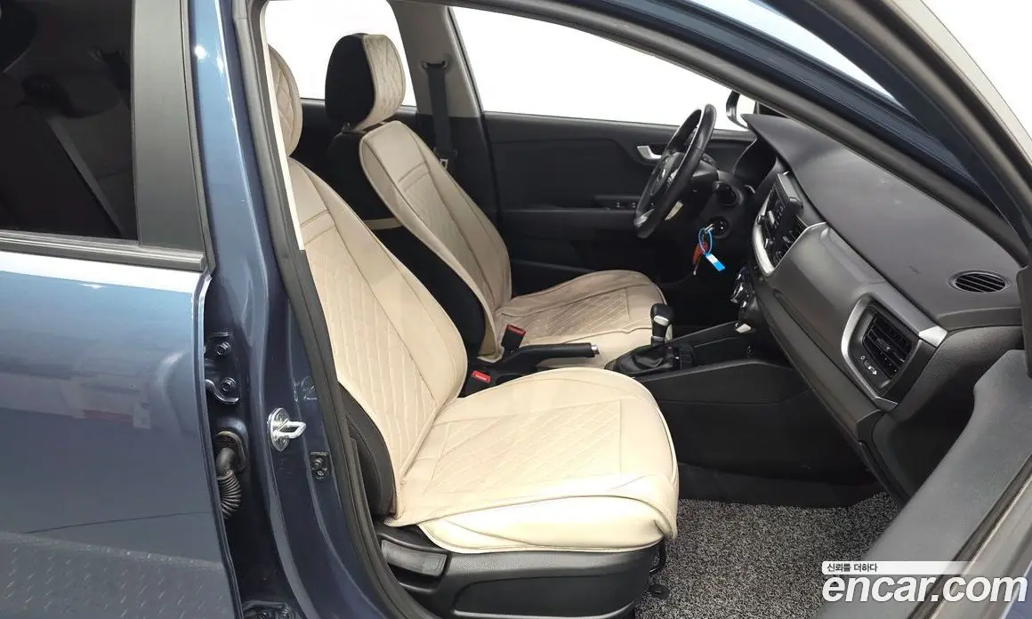 Kia Stonic 2018 1.4 автомат (гидро), фото 15