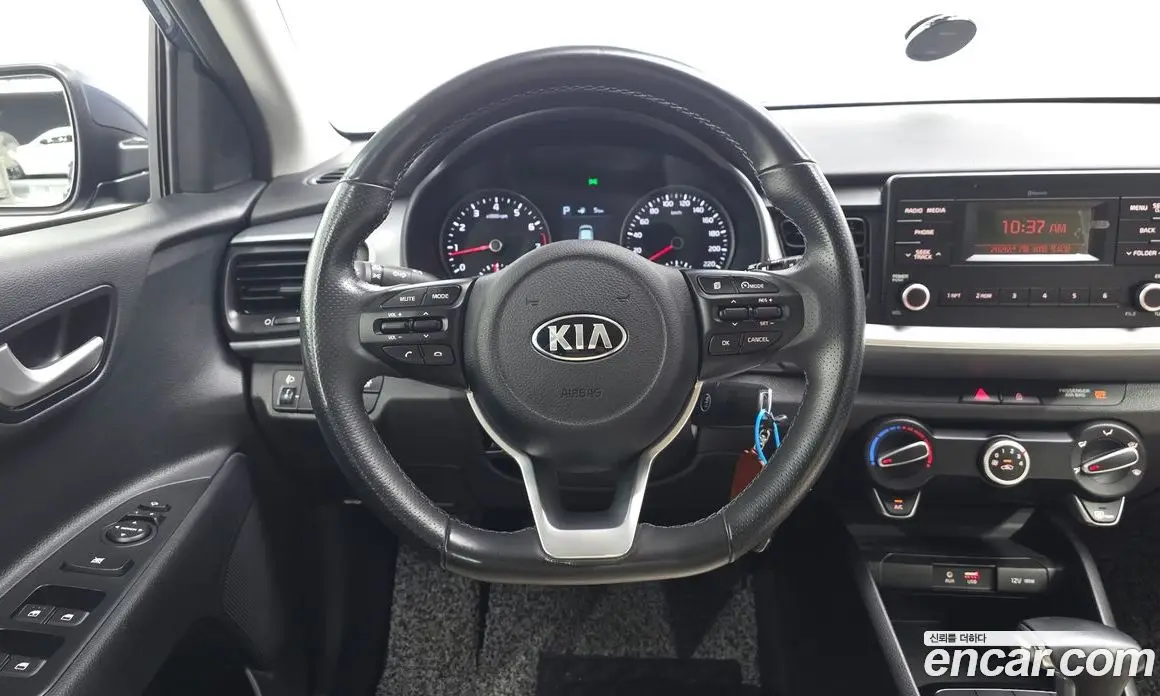 Kia Stonic 2018 1.4 автомат (гидро), фото 17