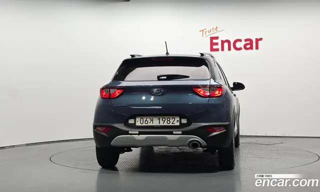Kia Stonic 2018 1.4 автомат (гидро), миниатюра 3
