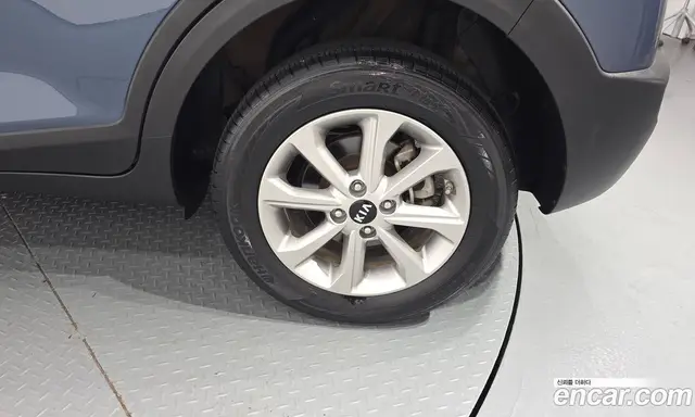 Kia Stonic 2018 1.4 автомат (гидро), миниатюра 6