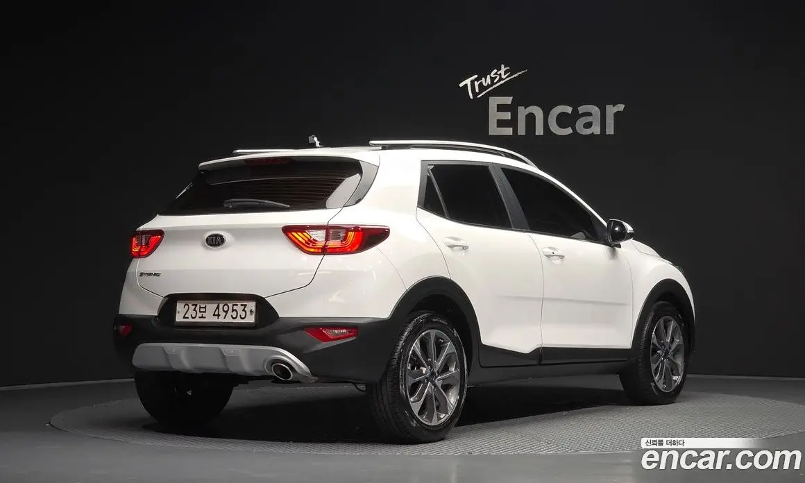 Kia Stonic 2018 1.6 автомат (гидро), фото 2 Kia Stonic 2018 1.6 автомат (гидро), фото 2
