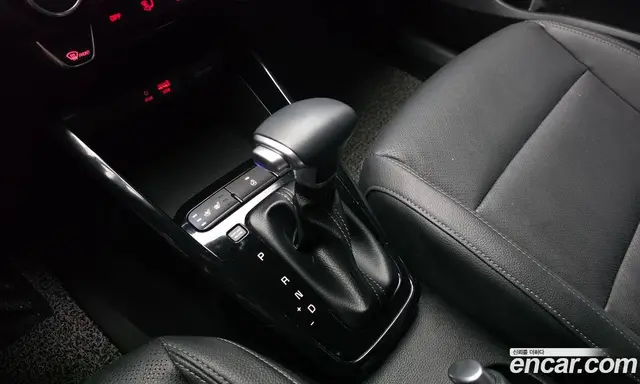Kia Stonic 2018 1.6 автомат (гидро), миниатюра 12