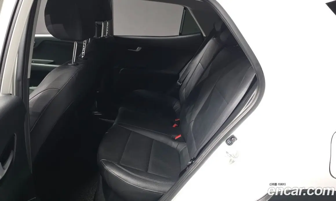 Kia Stonic 2018 1.6 автомат (гидро), фото 16 Kia Stonic 2018 1.6 автомат (гидро), фото 16