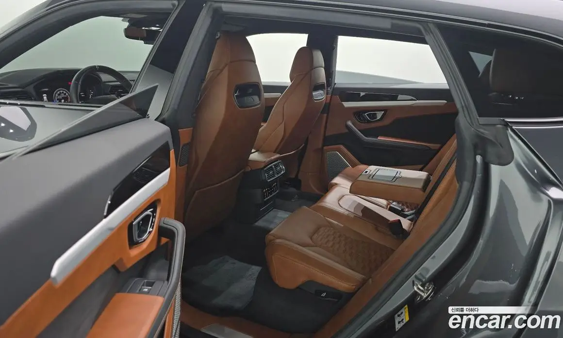 Lamborghini Urus 2020 4.0 автомат (гидро), фото 17 Lamborghini Urus 2020 4.0 автомат (гидро), фото 17