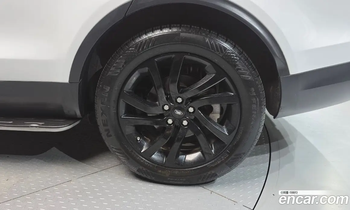 Land Rover Discovery 2018 3.0 автомат (гидро), фото 7 Land Rover Discovery 2018 3.0 автомат (гидро), фото 7