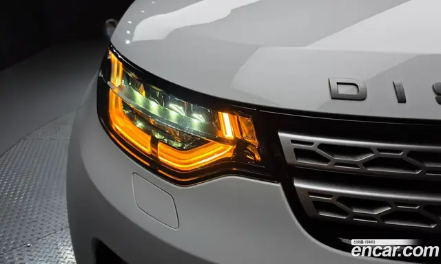 Land Rover Discovery 2018 3.0 автомат (гидро), миниатюра 8 Land Rover Discovery 2018 3.0 автомат (гидро), миниатюра 8