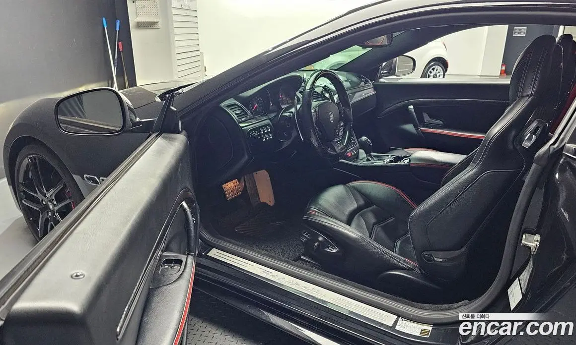 Maserati GranTurismo 2016 4.7 автомат (гидро), фото 10 Maserati GranTurismo 2016 4.7 автомат (гидро), фото 10