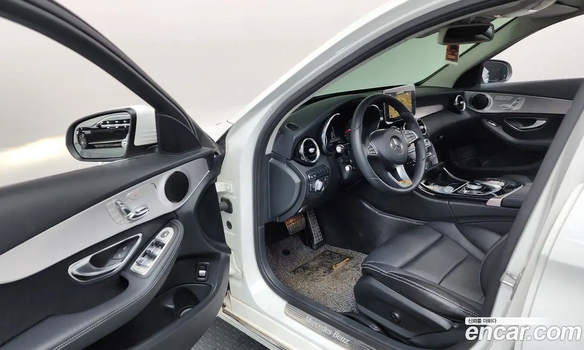 Mercedes-Benz C-Class 2017 2.0 автомат (гидро), фото 13 Mercedes-Benz C-Class 2017 2.0 автомат (гидро), фото 13