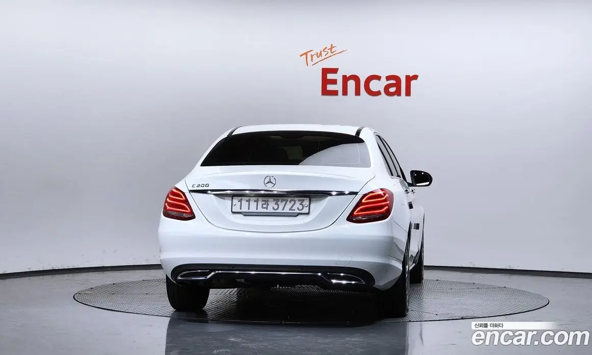 Mercedes-Benz C-Class 2017 2.0 автомат (гидро), фото 4 Mercedes-Benz C-Class 2017 2.0 автомат (гидро), фото 4